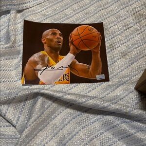 Lakers Kobe Bryant autographed 8x10 photo